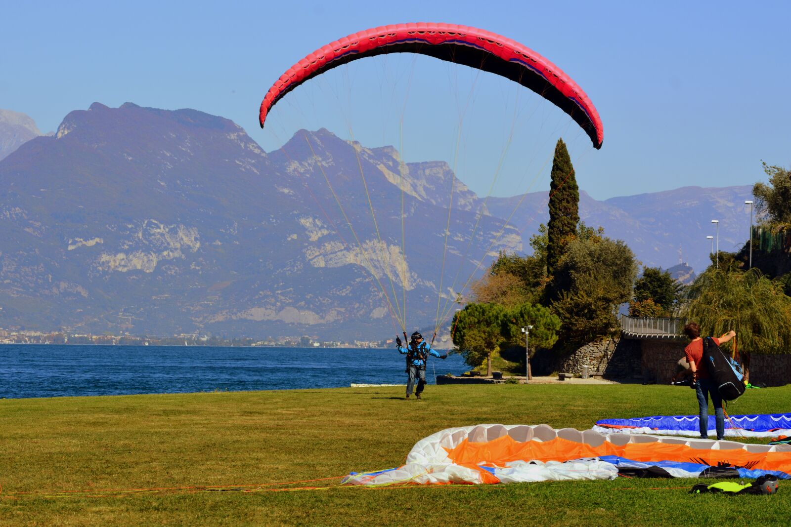 Nikon D7100 sample photo. Paragliding, landing, prato photography