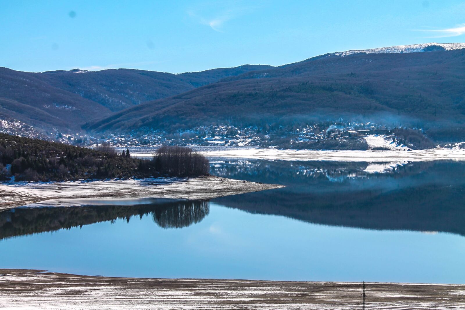 Canon EOS 1100D (EOS Rebel T3 / EOS Kiss X50) sample photo. Lake, winter, mountain photography