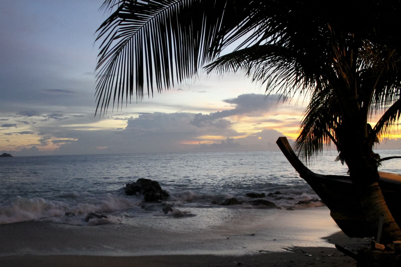 Canon EOS 1100D (EOS Rebel T3 / EOS Kiss X50) sample photo. Palm trees, sunset, blue photography
