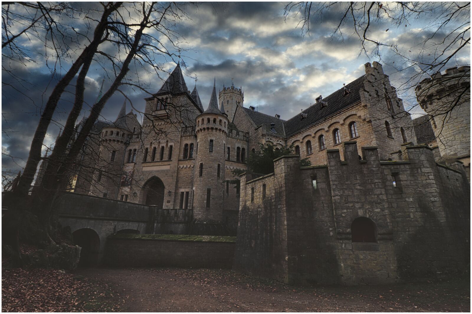 Canon EOS 200D (EOS Rebel SL2 / EOS Kiss X9) sample photo. Castle, mystical, towers photography