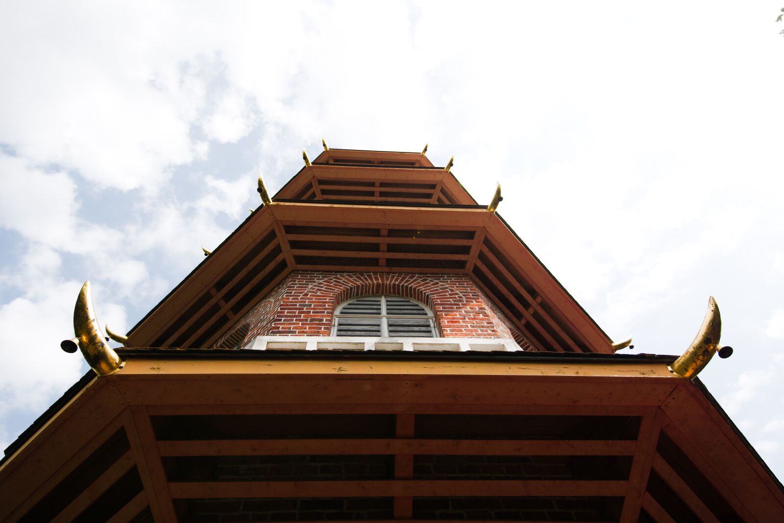 Canon EOS 6D sample photo. Roof, architecture, wood photography