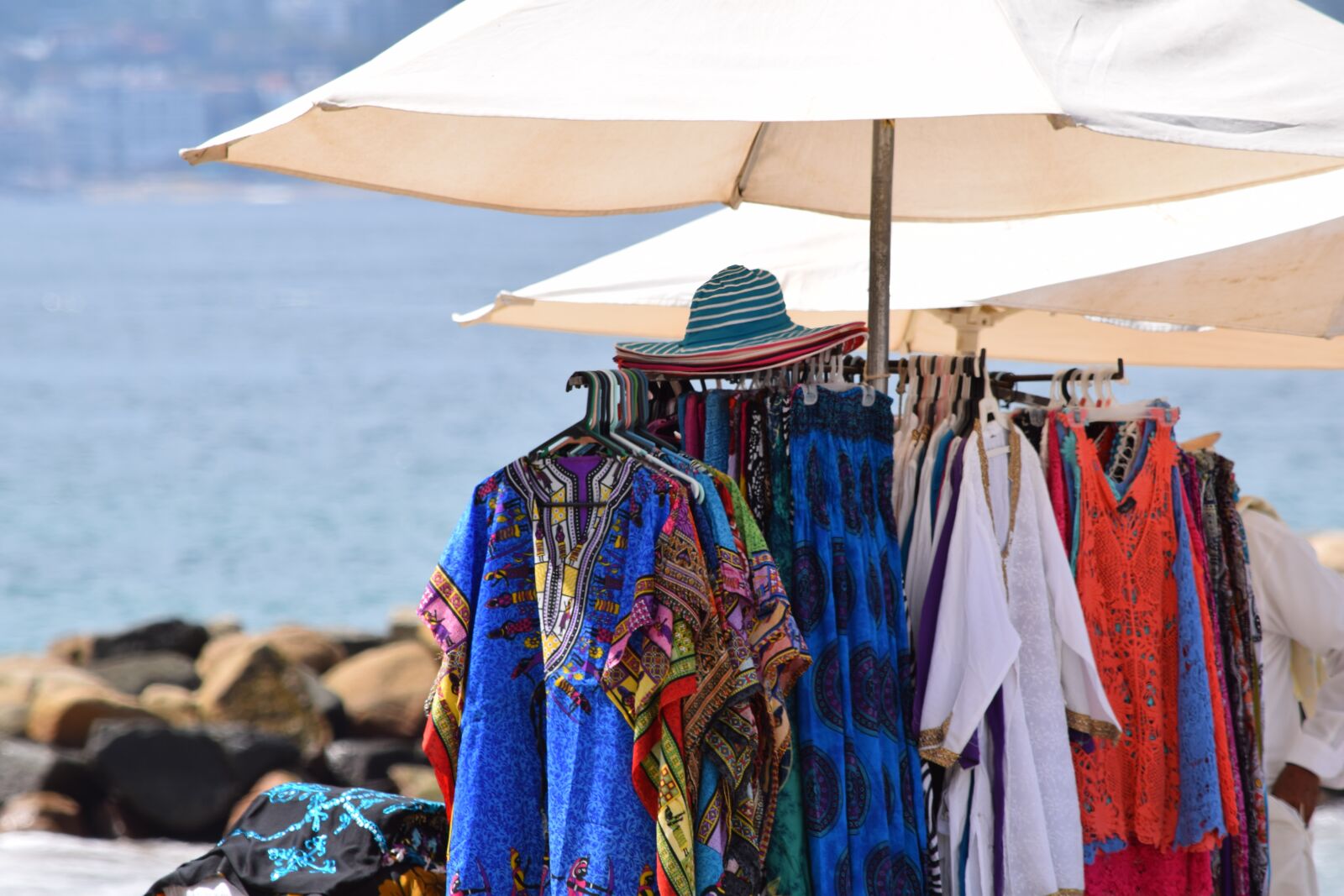 Nikon D3300 sample photo. Beach, vendor, colorful photography