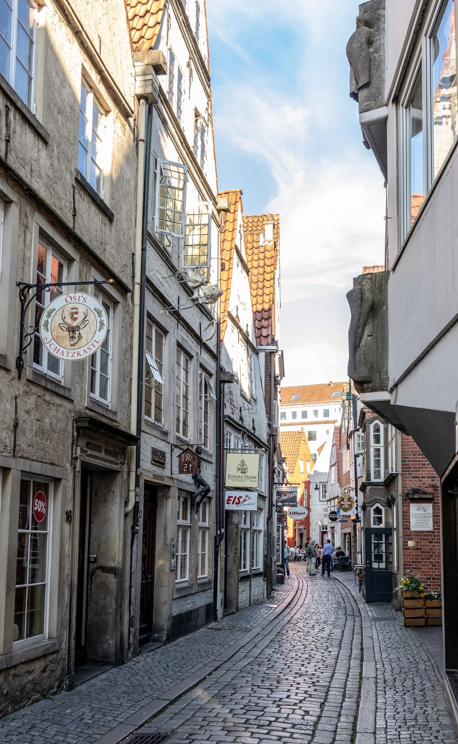 Canon EOS 750D (EOS Rebel T6i / EOS Kiss X8i) sample photo. Bremen, schnoor, historic center photography