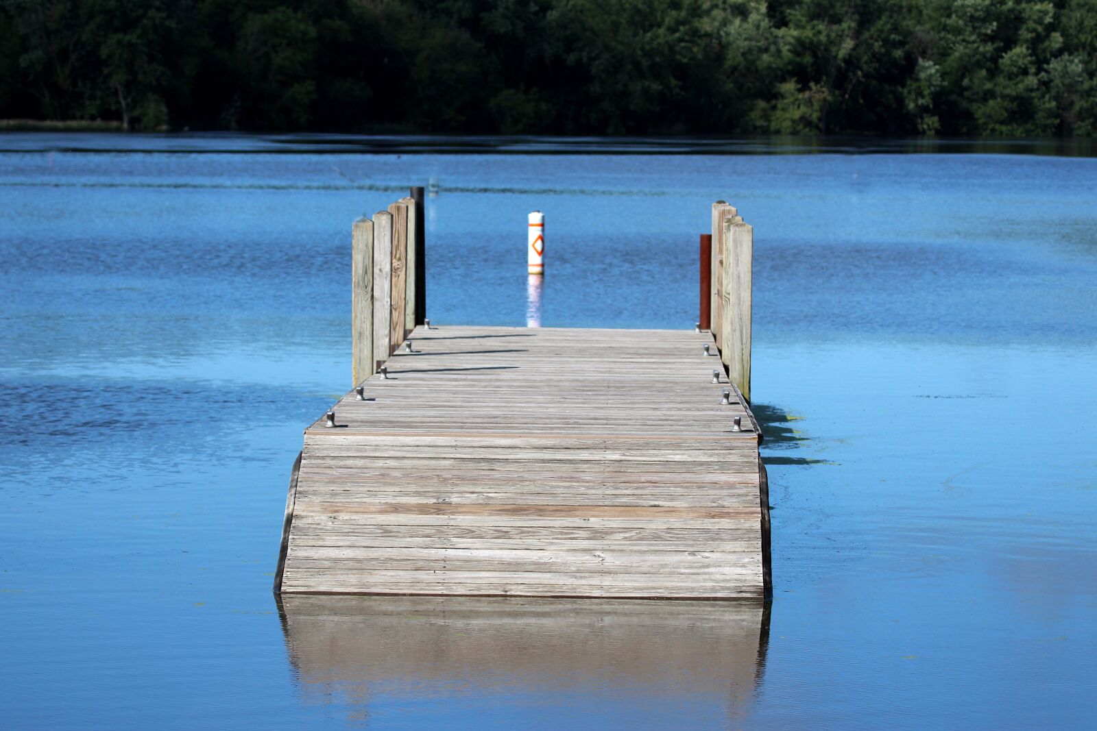 Canon EF 100-400mm F4.5-5.6L IS USM sample photo. Pier, water, dock photography