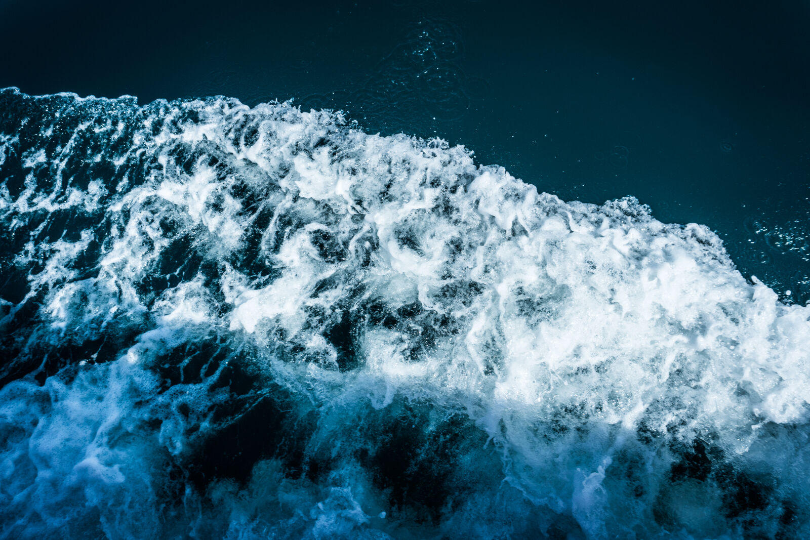 Sony a6300 sample photo. Body, of, water photography