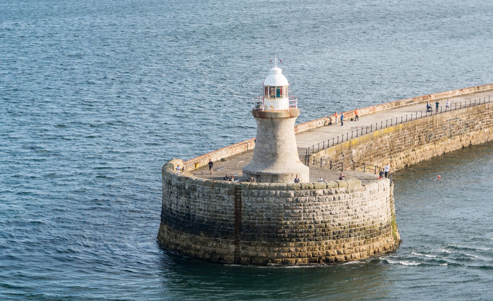 Sony a7R II + Sony FE 24-240mm F3.5-6.3 OSS sample photo. Tynemouth lighthouse, tyne pier photography