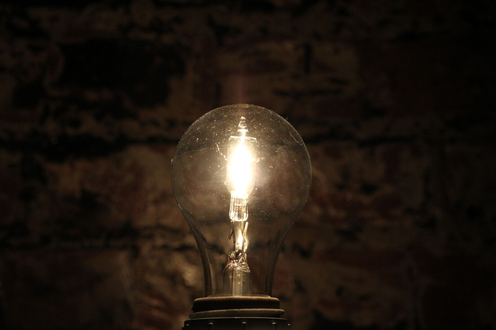 Canon EOS 60D + Canon EF 50mm F1.8 II sample photo. Brick, light, light, bulb photography