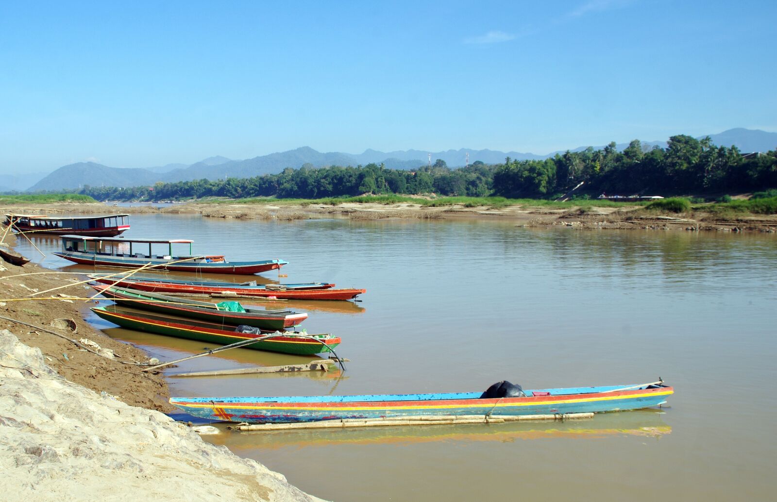 Pentax K-5 sample photo. Laos, mékong, boats photography