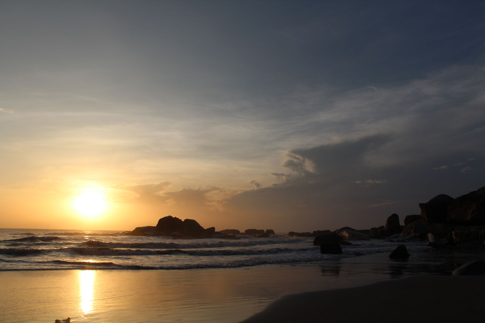 Canon EOS 600D (Rebel EOS T3i / EOS Kiss X5) sample photo. Beach, ocean, rocky, beach photography