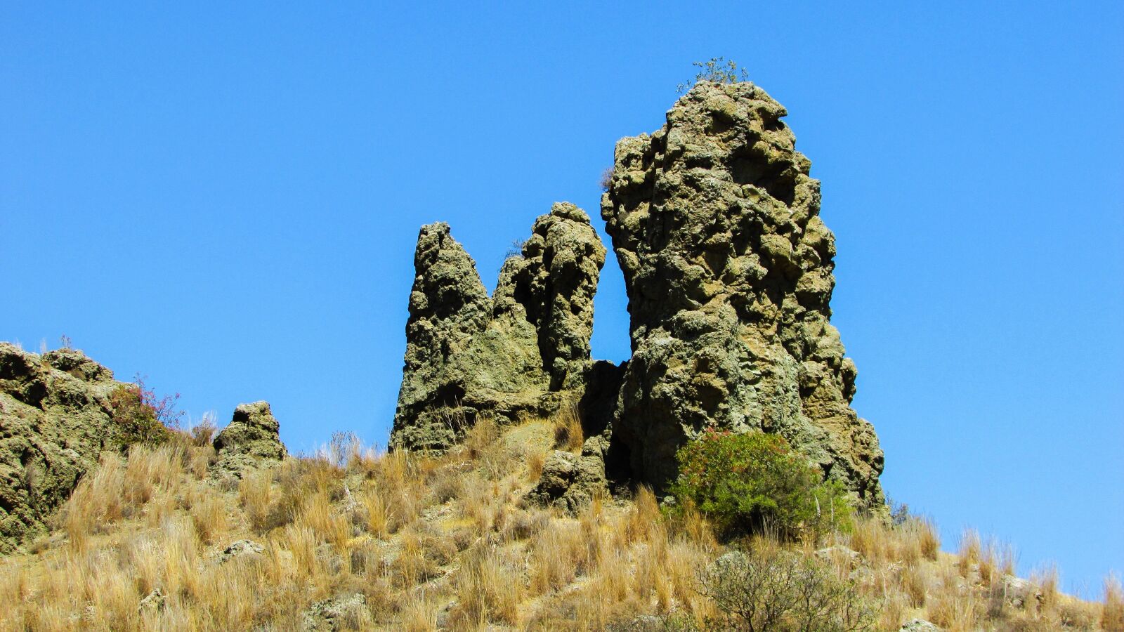 Canon PowerShot SX400 IS sample photo. Twin rocks, rock formation photography