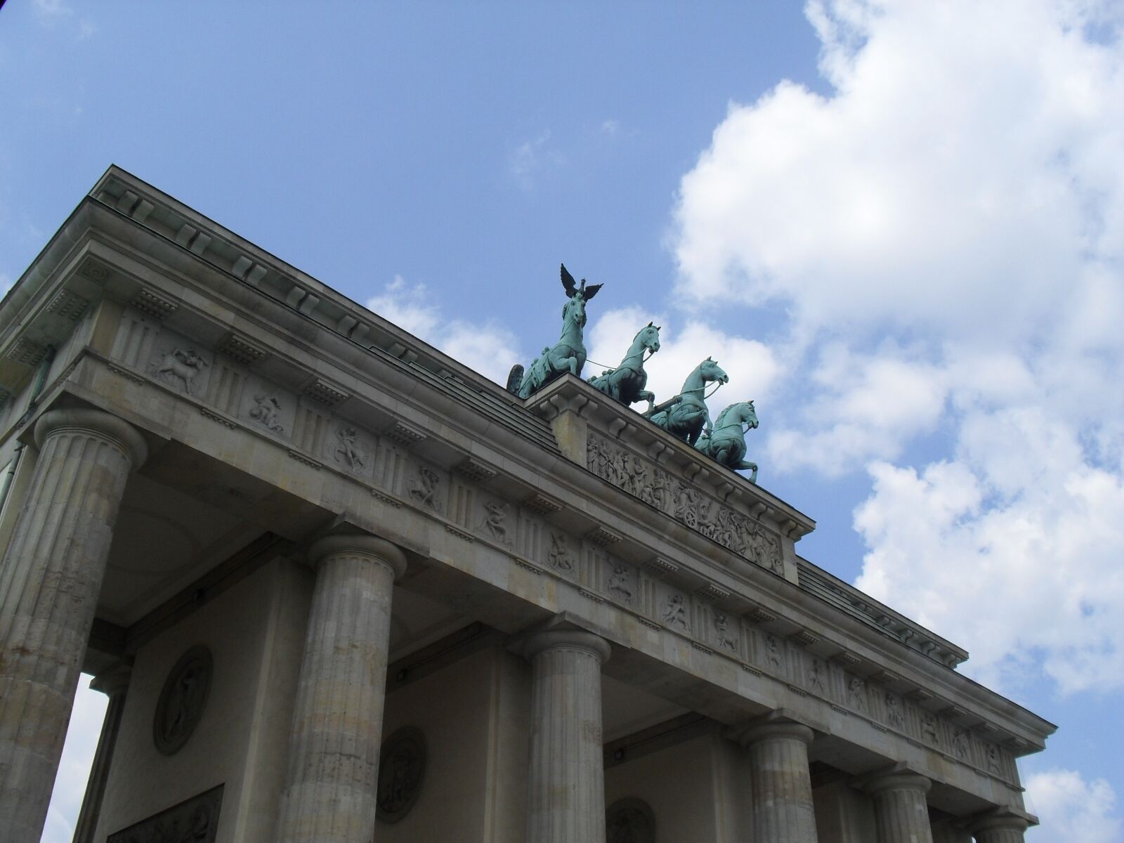 Samsung ES55,ES57 / VLUU ES55 /  SL102 sample photo. Brandenburg gate, quadriga, berlin photography