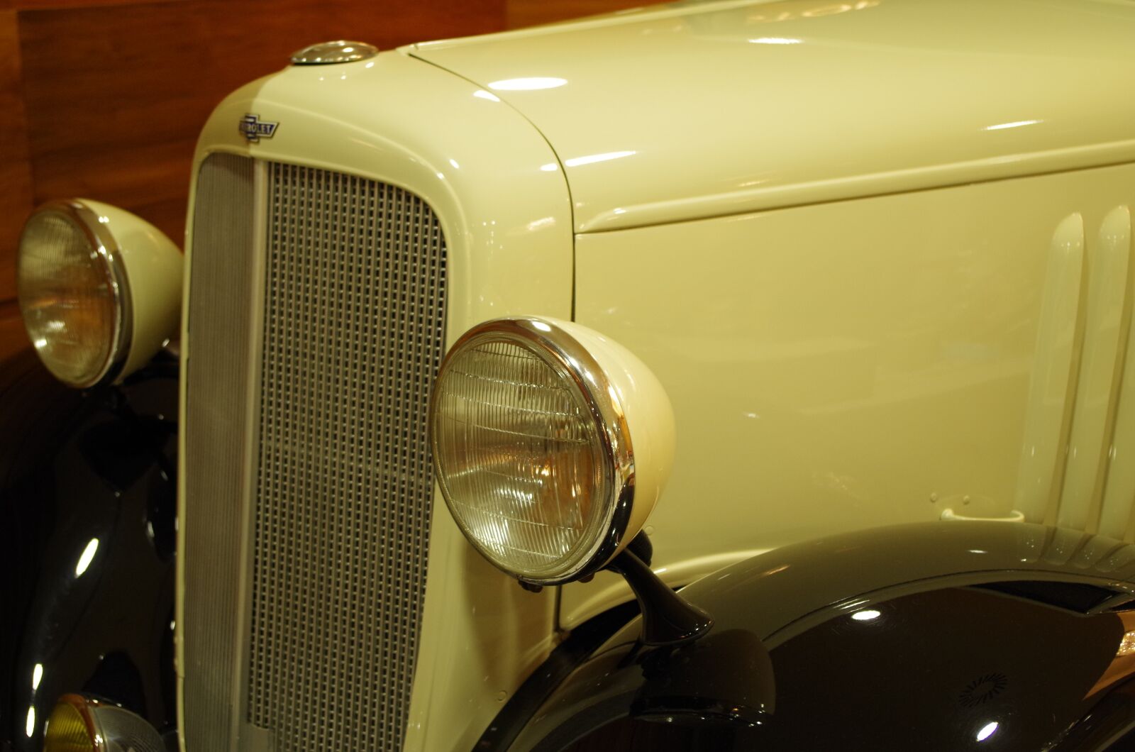 Pentax K-50 sample photo. Vehicle monument, retro car photography