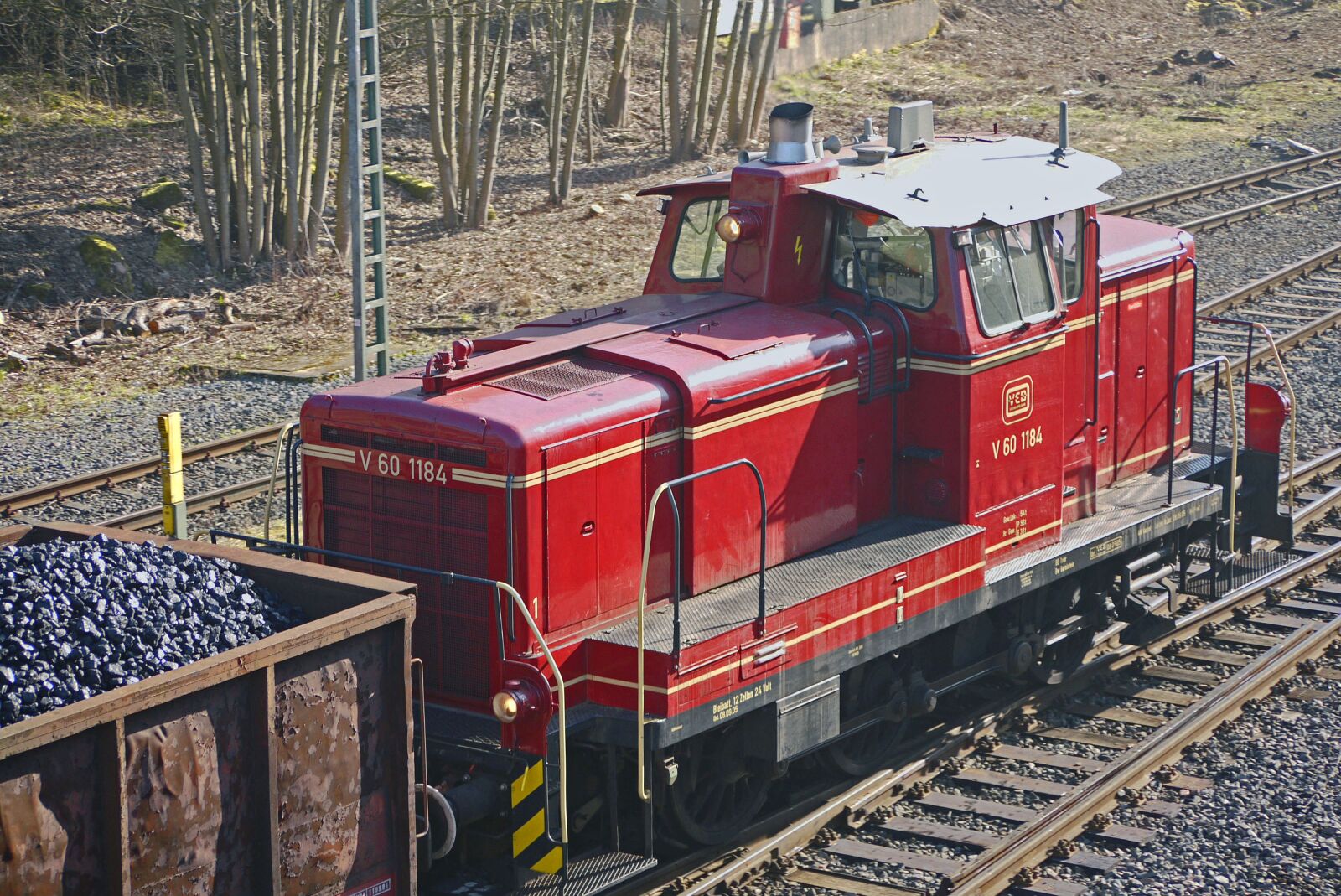 Panasonic Lumix DMC-G1 sample photo. Diesel locomotive, switcher, v60 photography