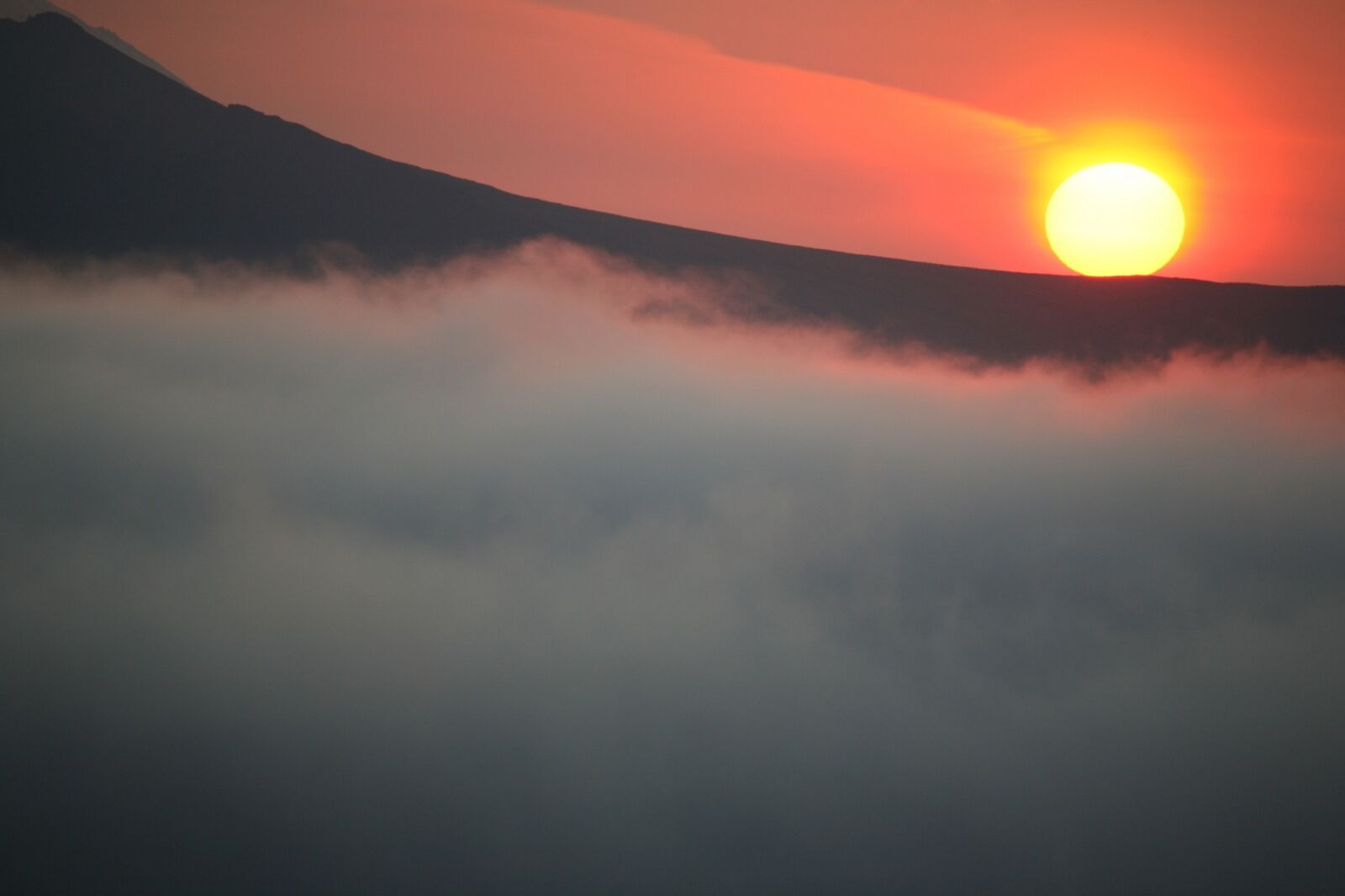 Canon EOS 5D sample photo. Volcano, sunset, evening photography