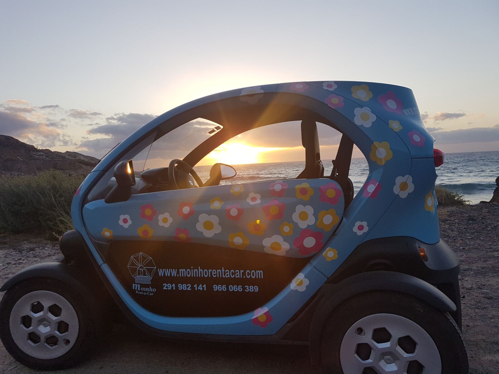 Samsung Galaxy S7 Edge sample photo. Twizy, renault, island photography