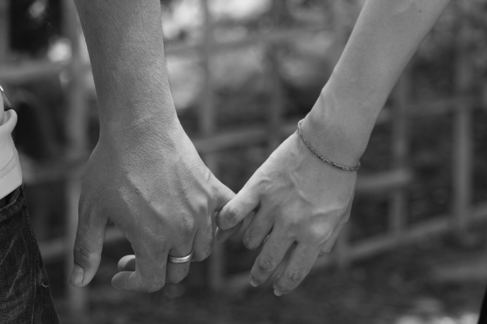 Canon EF-S 55-250mm F4-5.6 IS STM sample photo. Love between, two people photography