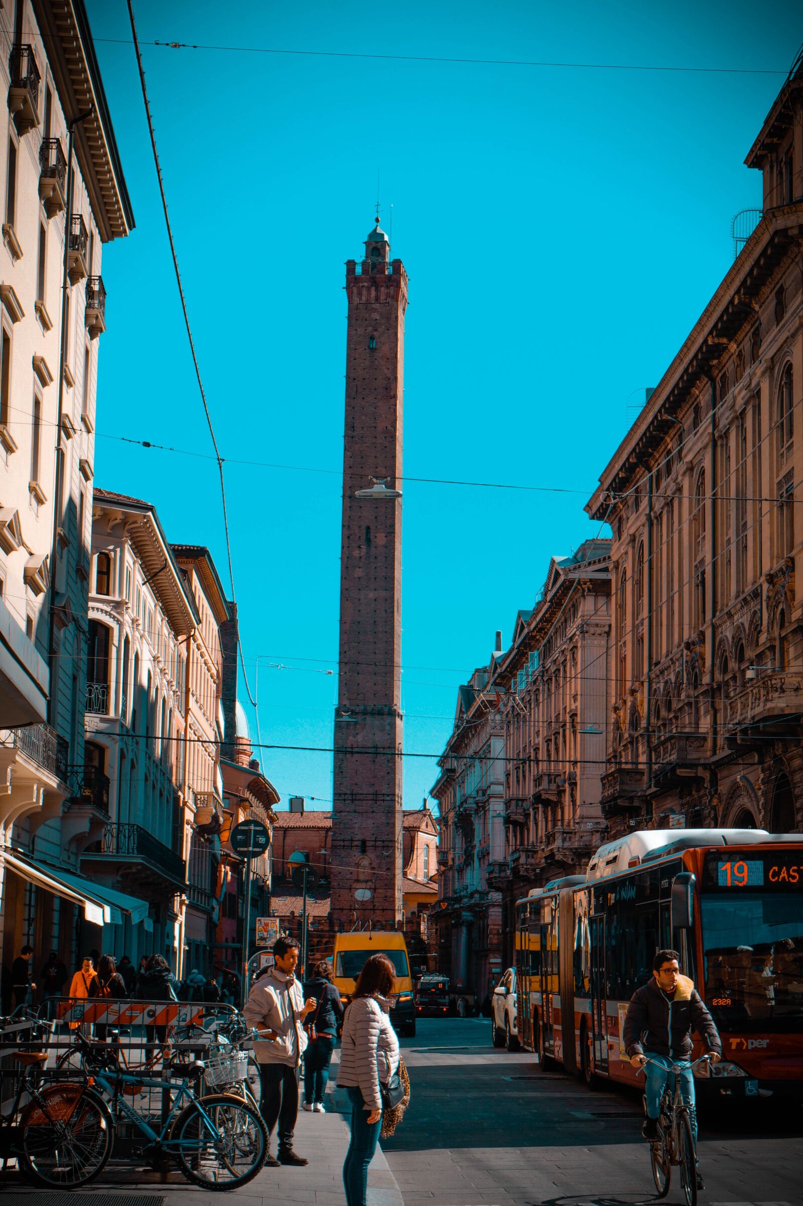 Sony Alpha a3000 + Sony E 18-55mm F3.5-5.6 OSS sample photo. Bologna, italy, sky photography