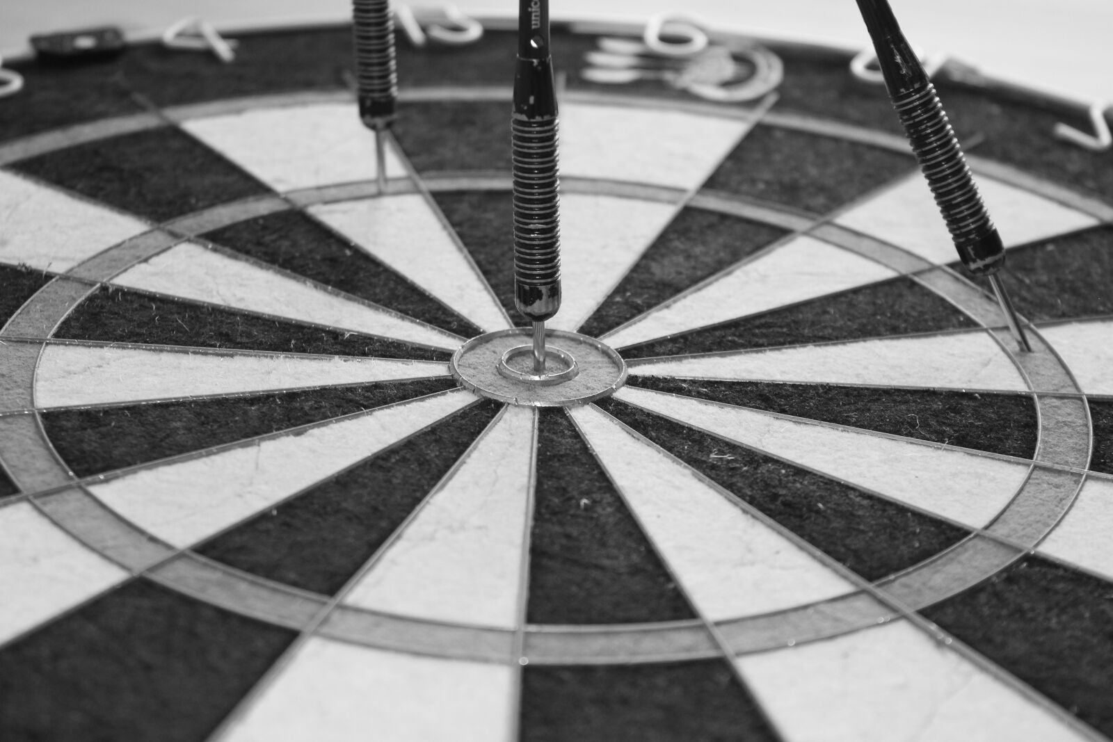Canon EOS 600D (Rebel EOS T3i / EOS Kiss X5) sample photo. Hobby, darts, dart board photography