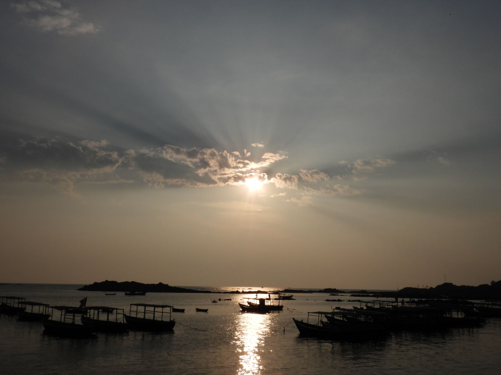 Nikon Coolpix B700 sample photo. Sunset, sea, ocean photography