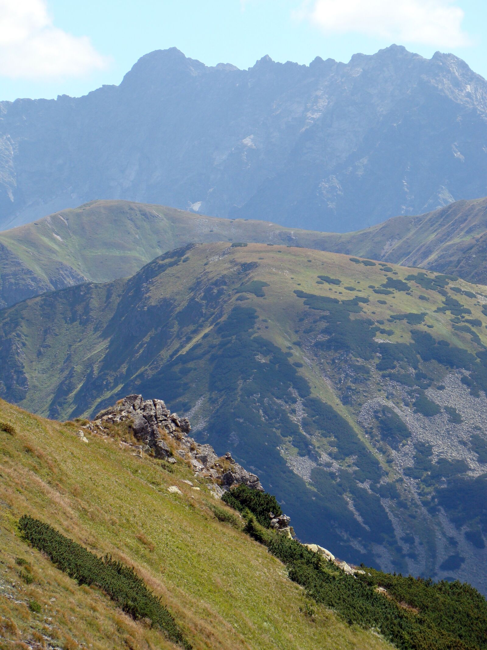 Sony Cyber-shot DSC-H50 sample photo. Tatry, mountains, tourism photography