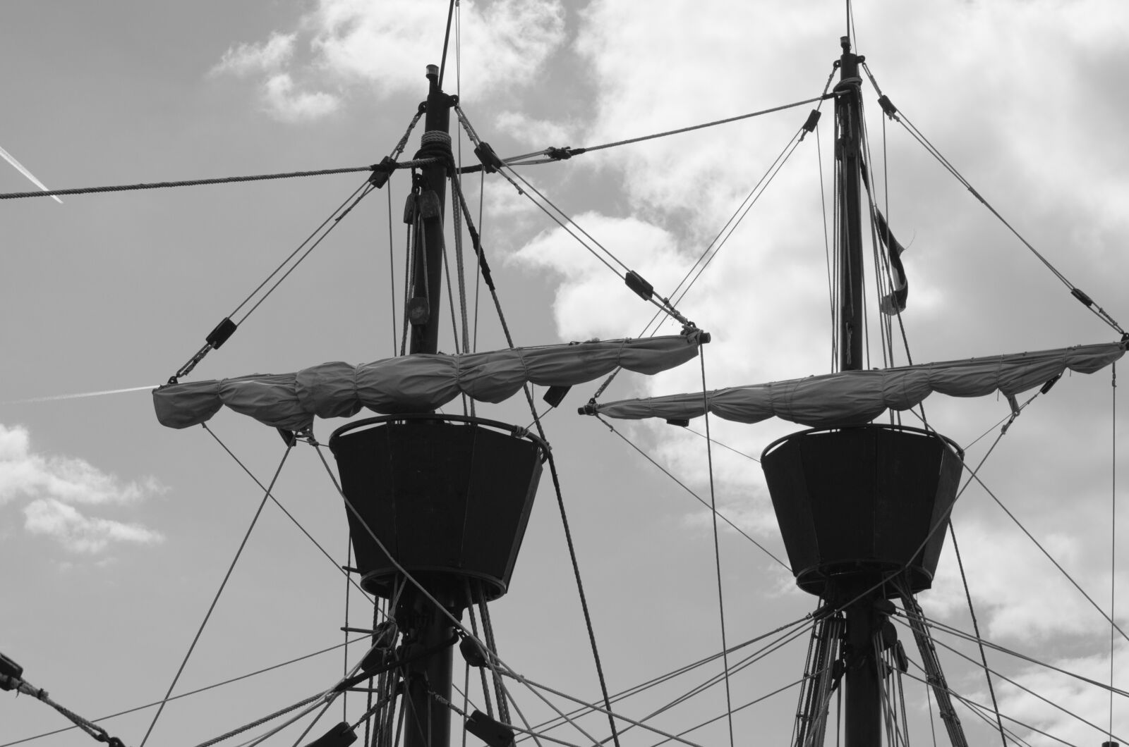 Nikon D5100 sample photo. Old rigs, sailing, rope photography