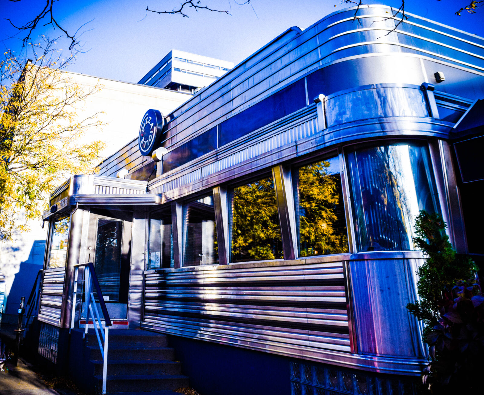 Nikon D3300 sample photo. Aluminium, blue, chop, house photography