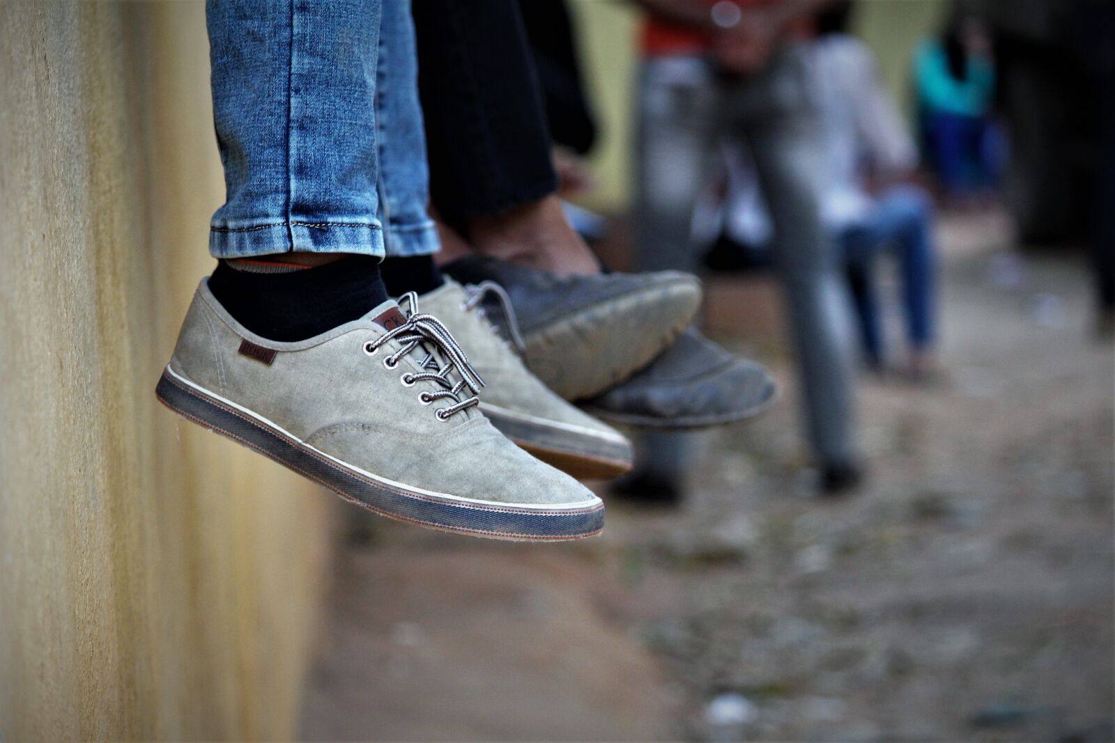 Canon EOS 700D (EOS Rebel T5i / EOS Kiss X7i) sample photo. People, shoe, outdoors photography