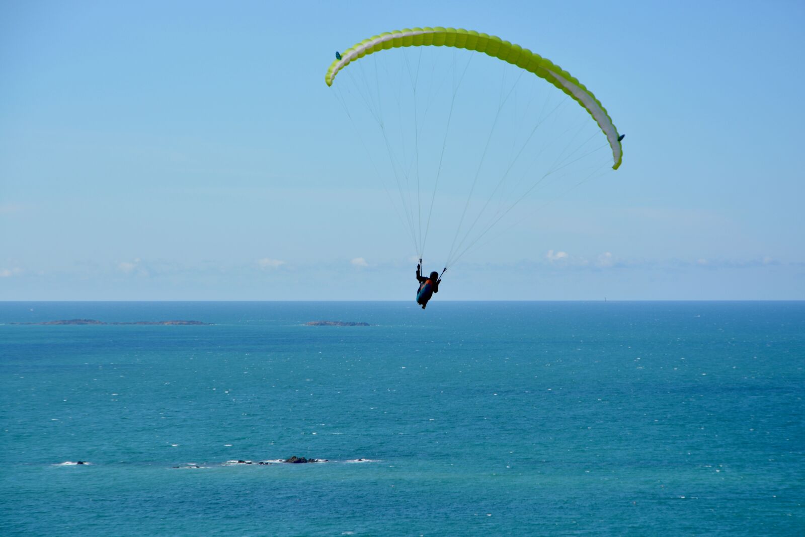 Nikon D5200 sample photo. Paragliding, flight over sea photography