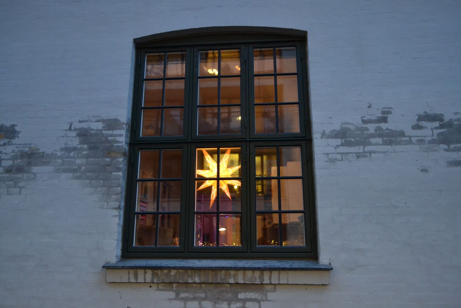 Nikon D3100 sample photo. Window, christmas star, denmark photography