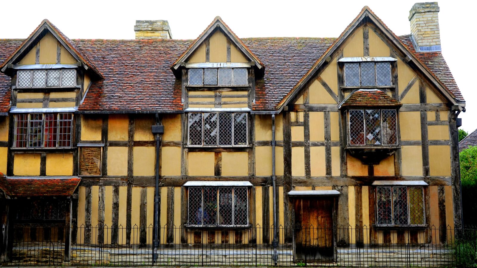 Sony a7 + Sony FE 28-70mm F3.5-5.6 OSS sample photo. Shakespeare, house, architecture photography