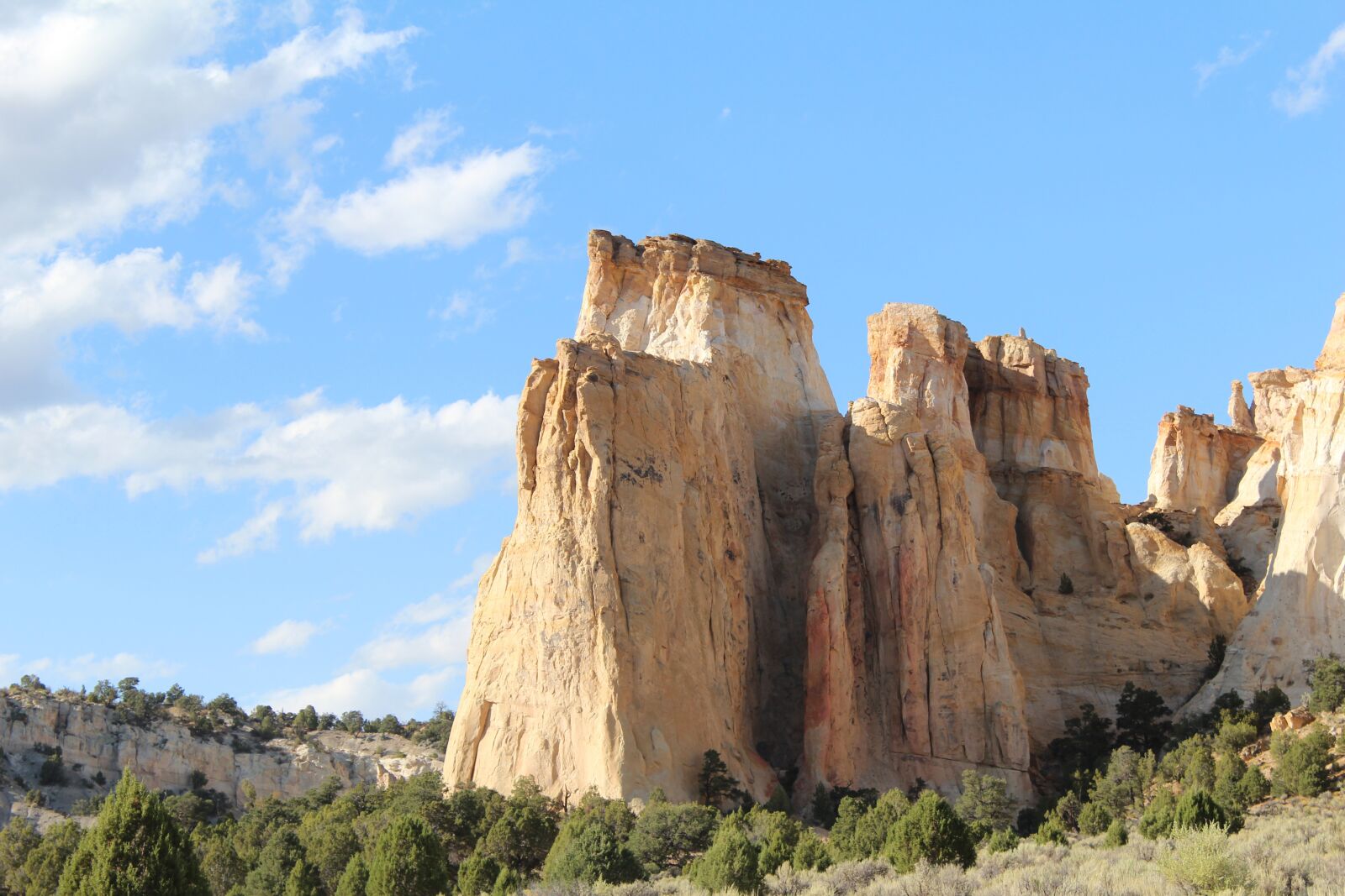 Canon EOS 600D (Rebel EOS T3i / EOS Kiss X5) sample photo. Kodachrome, sky, arches photography