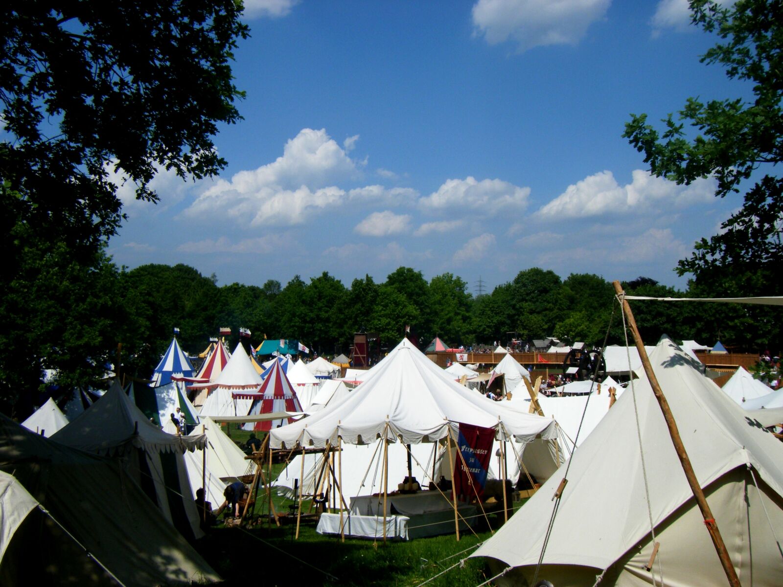 Fujifilm FinePix Z100fd sample photo. Middle ages, tents, event photography