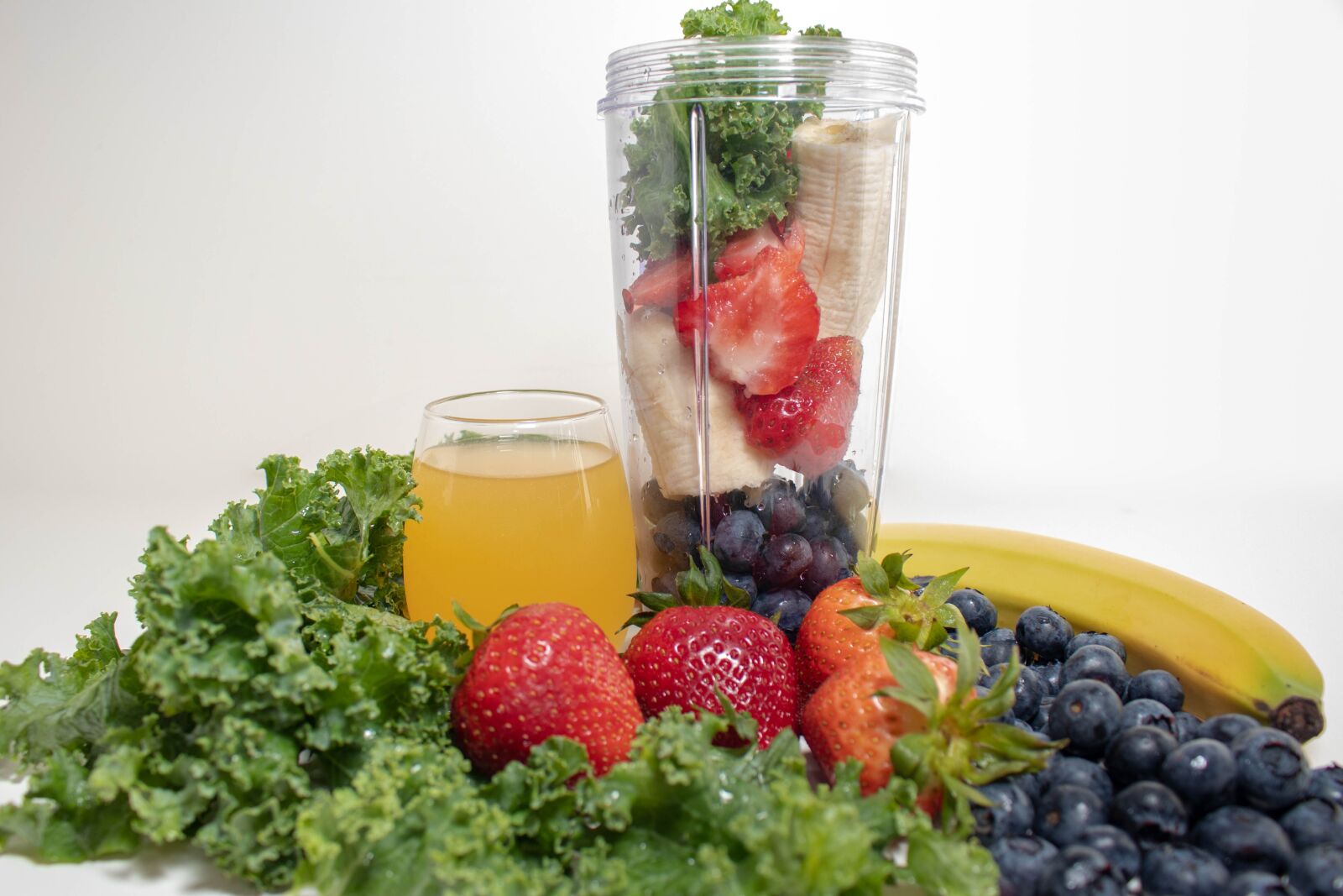 Canon EOS 80D sample photo. Smoothie, blueberries, bananas photography
