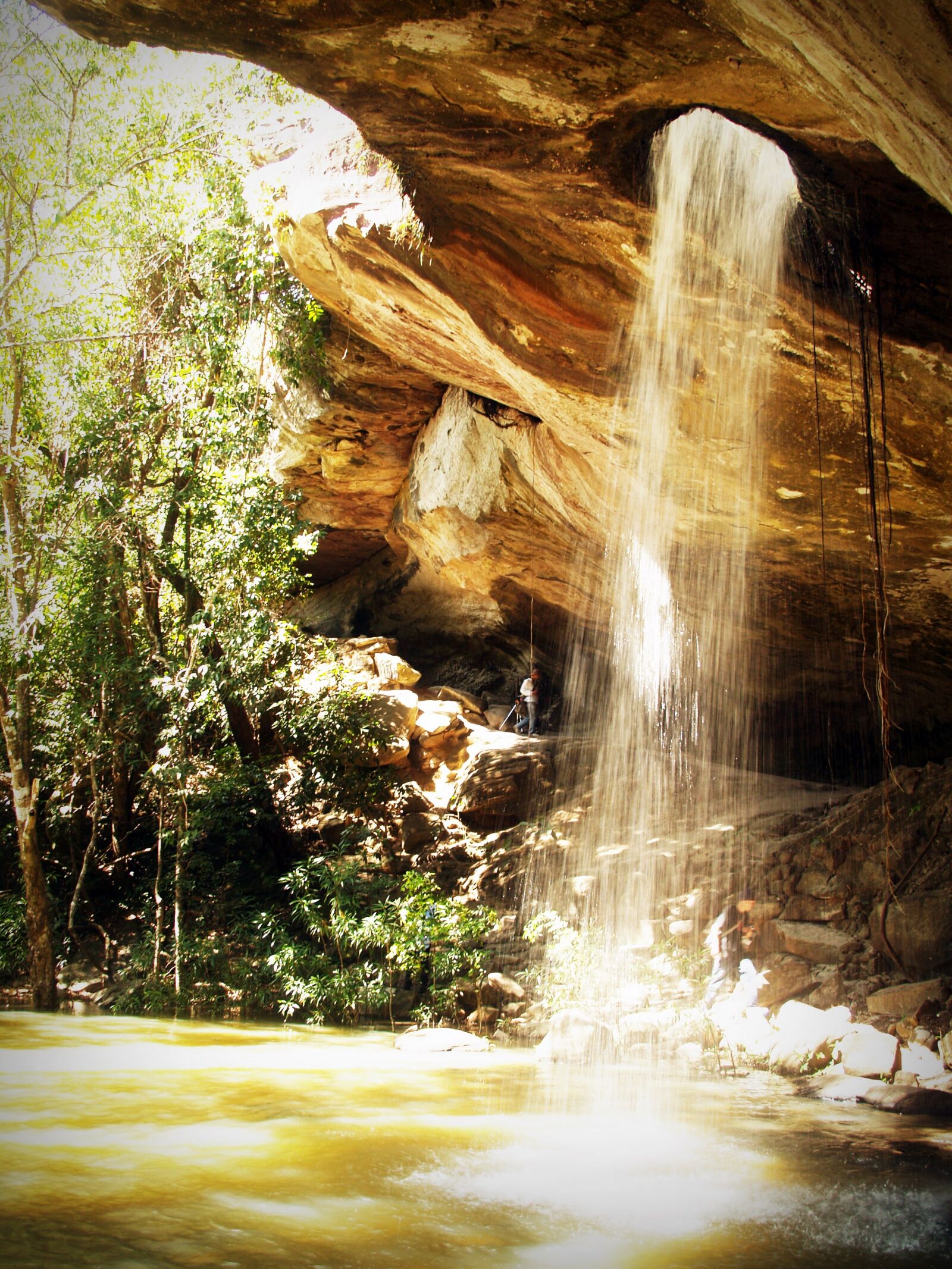 Olympus E-300 (EVOLT E-300) sample photo. Fountain, in, cave, during photography