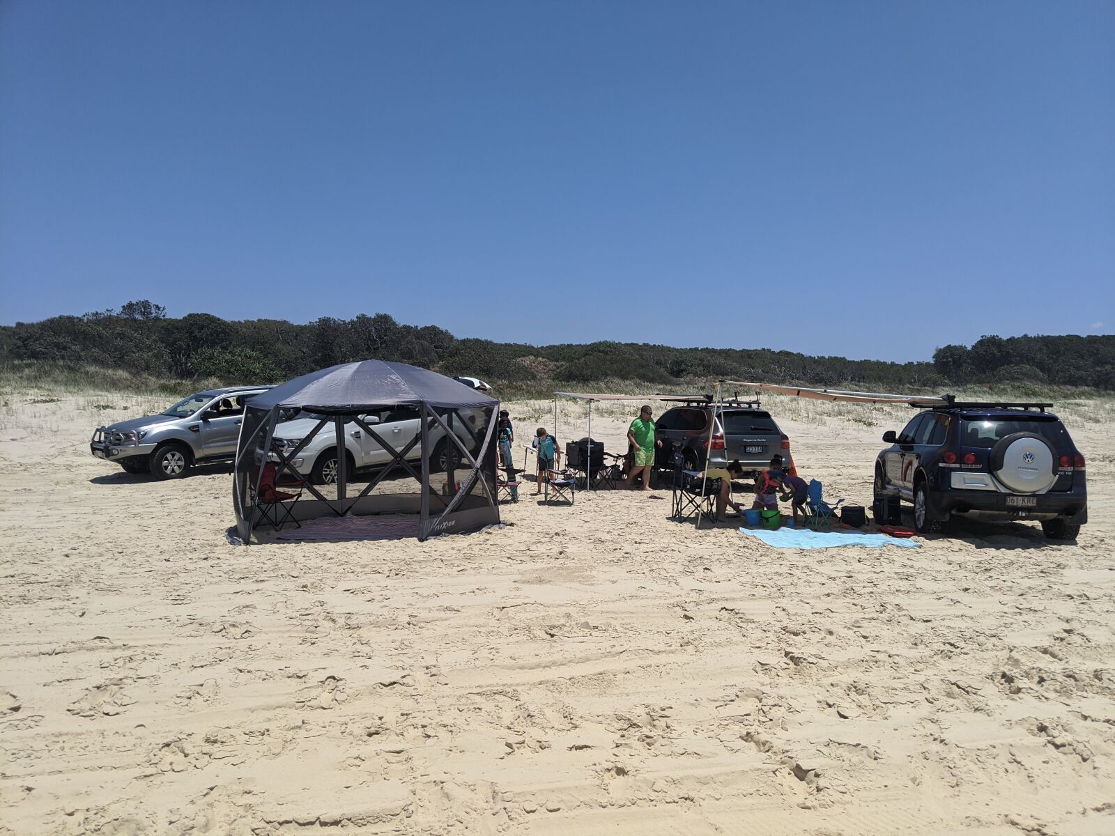 Google Pixel 3 sample photo. Beach, camping, touareg photography