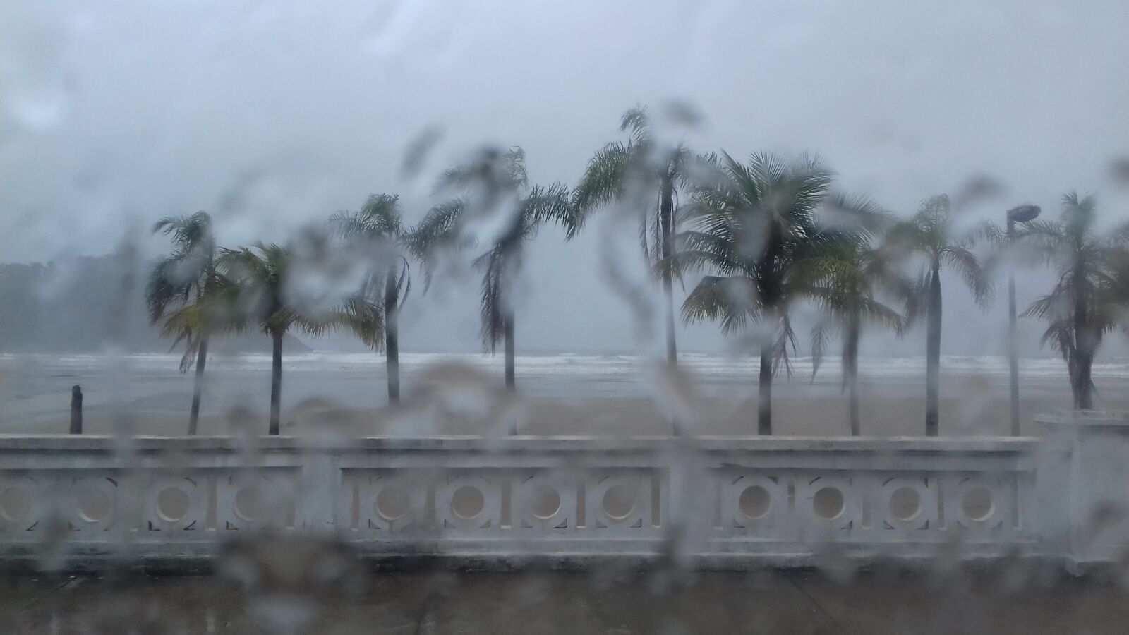 Samsung Galaxy J3(2016) sample photo. Chuva photography