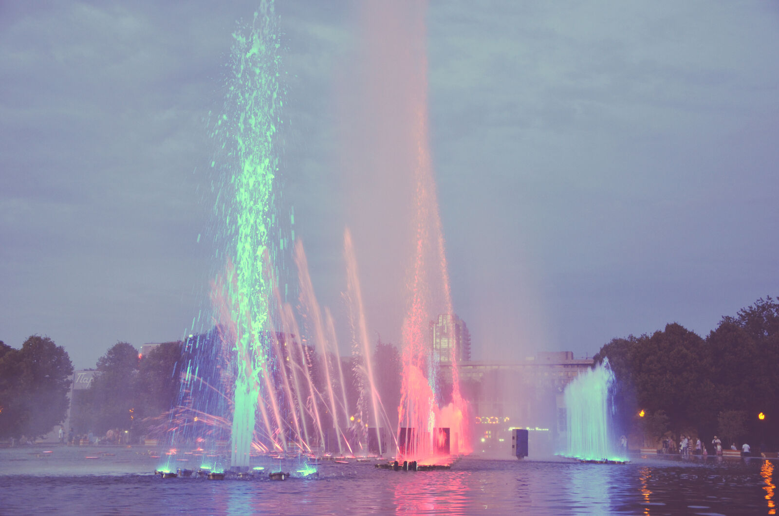 Nikon D7000 sample photo. Colored, fountain, colors, fountain photography