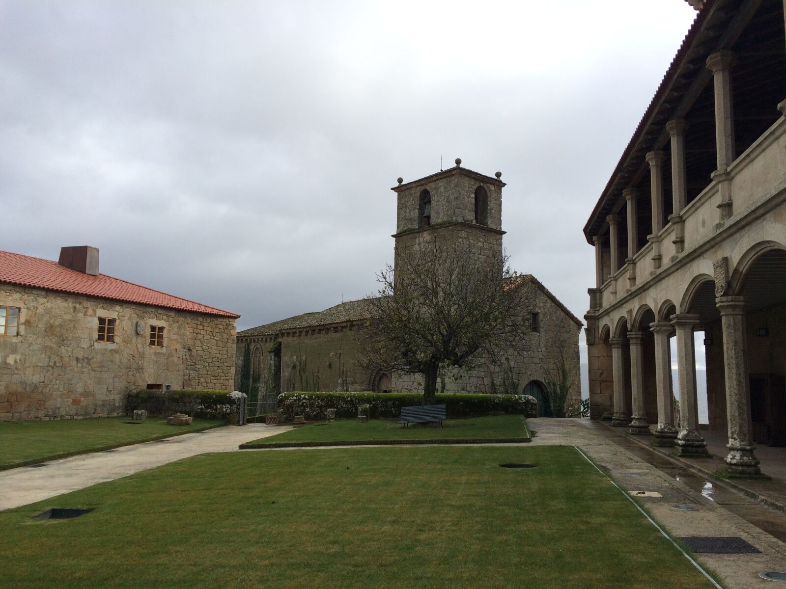 iPhone 5s back camera 4.15mm f/2.2 sample photo. Verin, parador, church photography