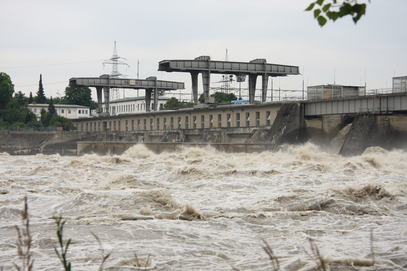 Canon EOS 40D sample photo. High water, inn, power photography
