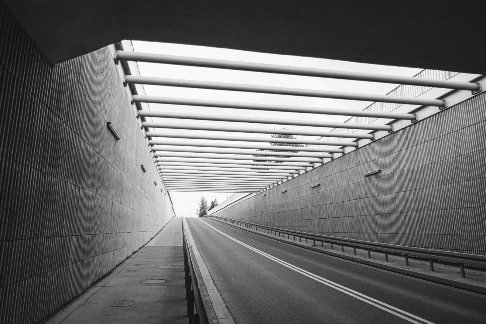 Panasonic Lumix DMC-FZ2500 (Lumix DMC-FZ2000) sample photo. Tunnel, way, speed photography