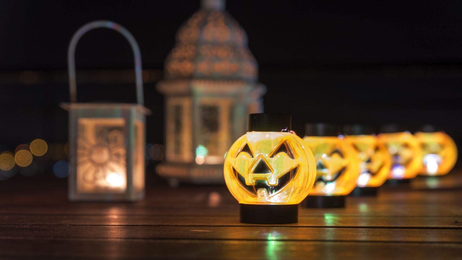 Tamron SP 24-70mm F2.8 Di VC USD sample photo. Happy, halloween, ghost photography