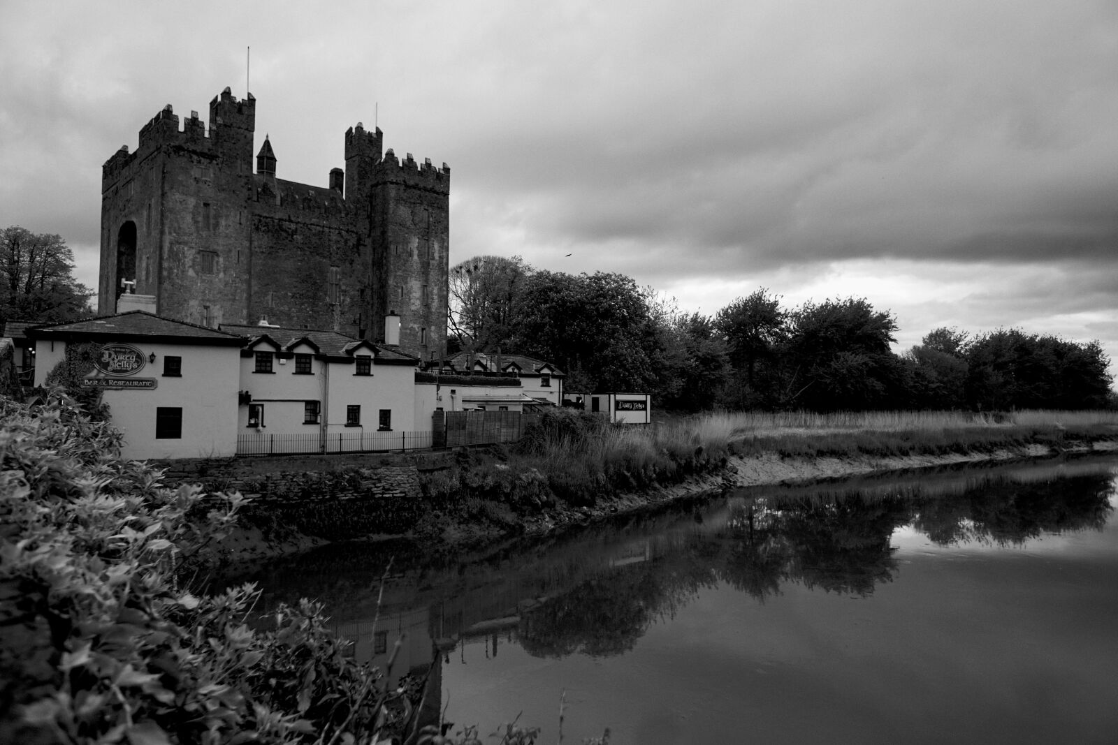 Sony a6000 sample photo. Castle, ireland, twilight photography
