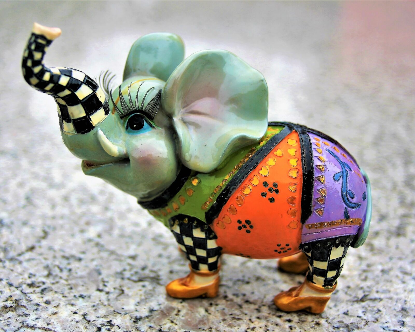 Canon EOS 400D (EOS Digital Rebel XTi / EOS Kiss Digital X) sample photo. Elephant, porcelain, proboscis photography