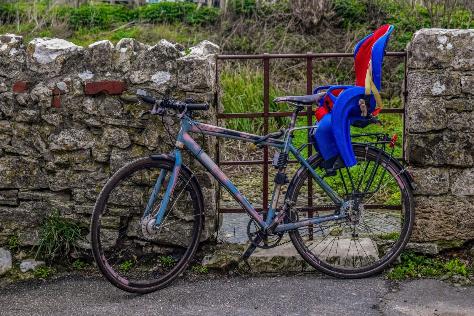 Nikon D3300 sample photo. Bicycle, bike, wall photography