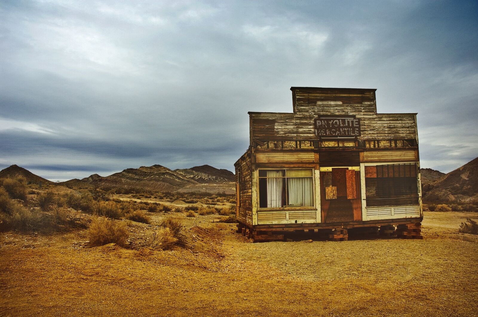 Nikon D70s sample photo. Ghost town, desert, abandon photography