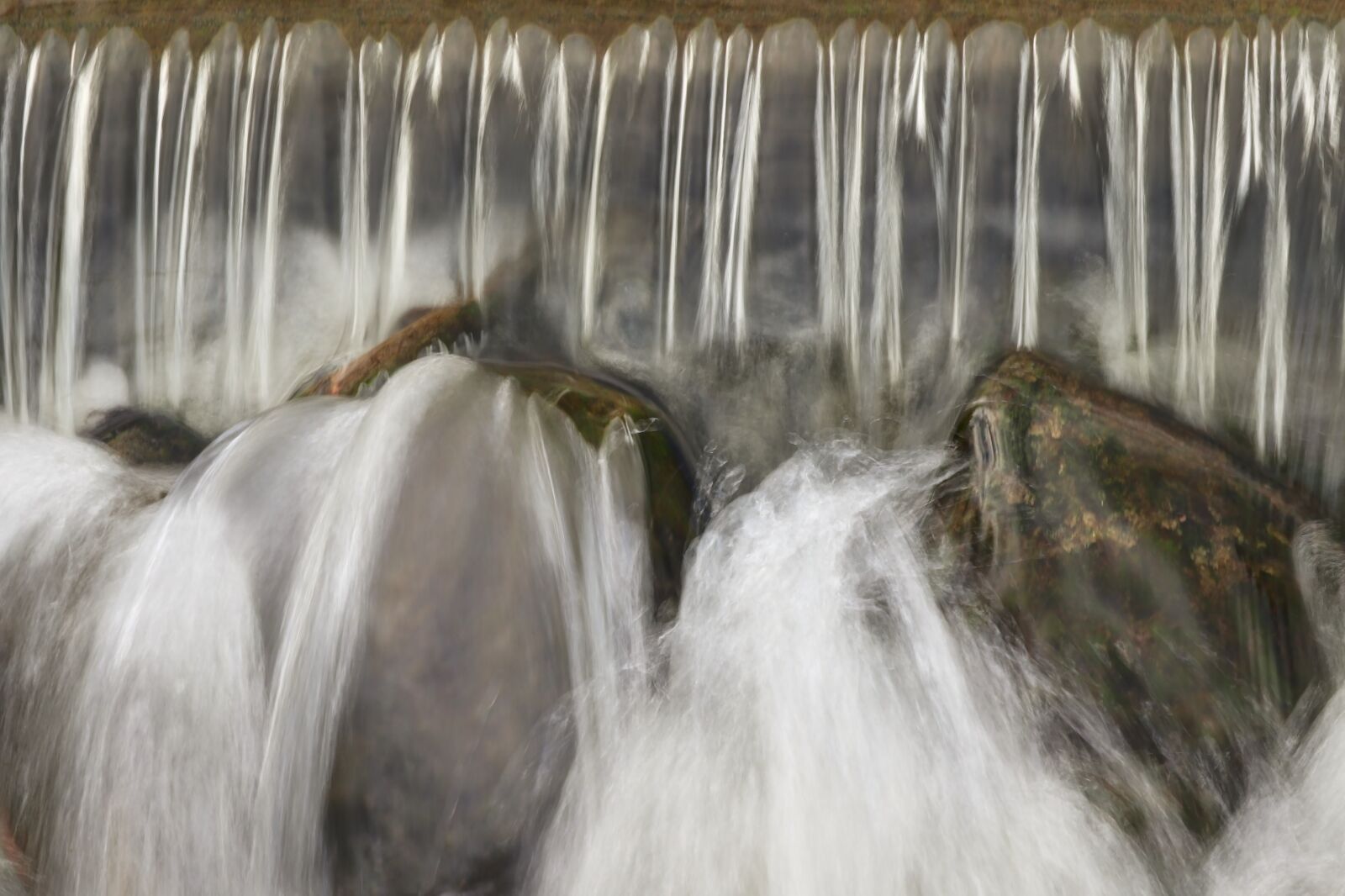 Canon EOS 200D (EOS Rebel SL2 / EOS Kiss X9) sample photo. Watercourse, waterfall, flow photography