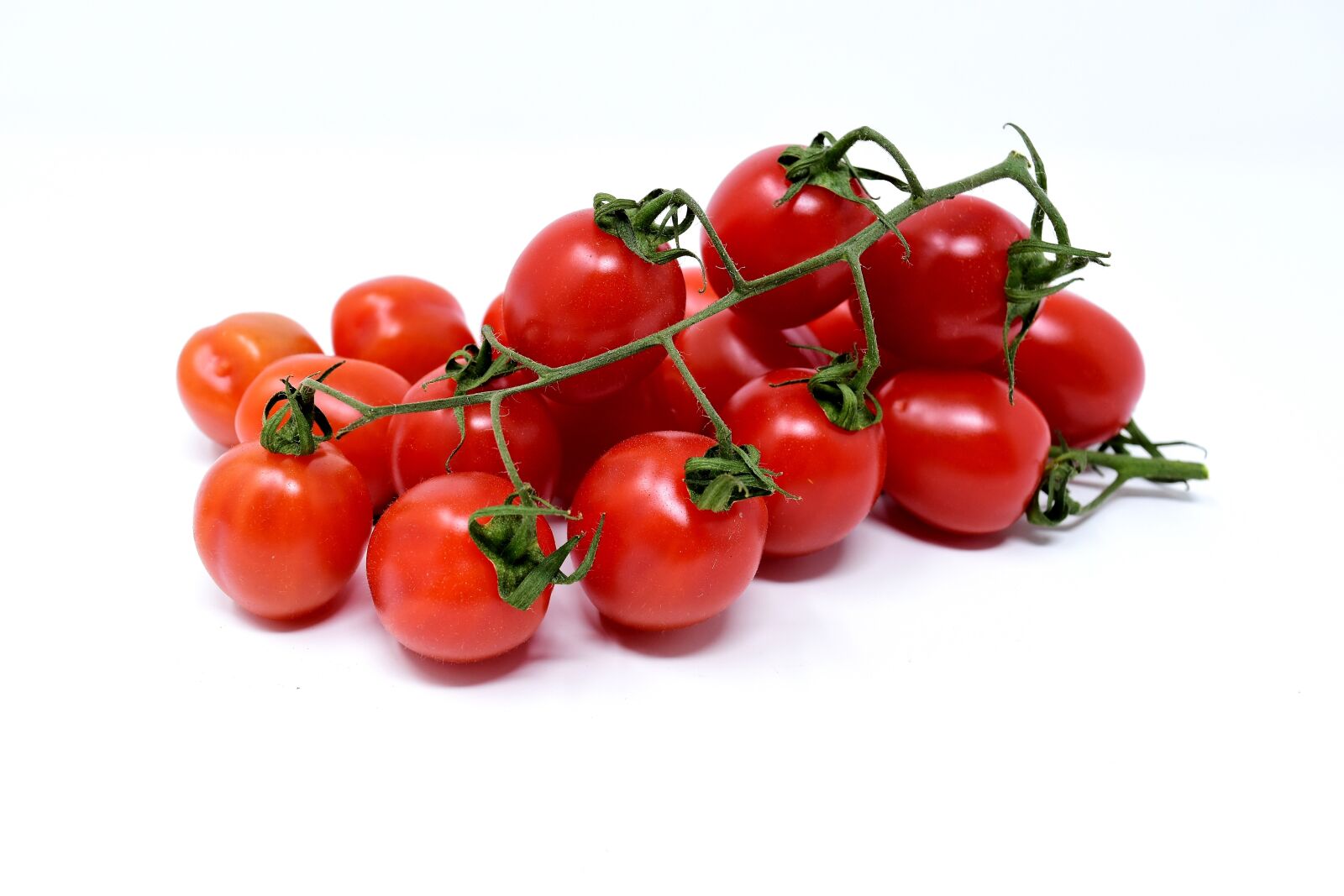 Nikon D7200 sample photo. Tomatoes, trusses, red photography