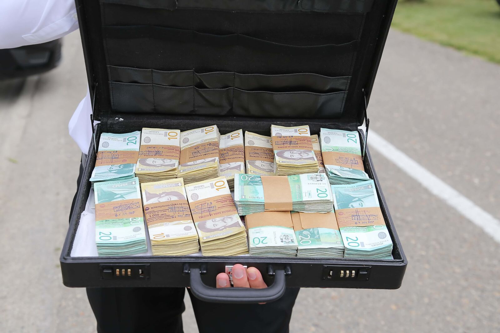 Canon EOS 6D sample photo. Banknote, cash, money, paper photography