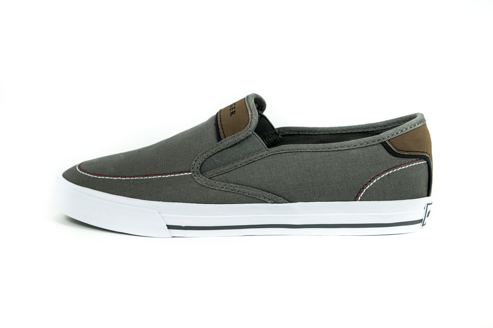 Fujifilm X-T10 sample photo. Grey, shoes, white photography