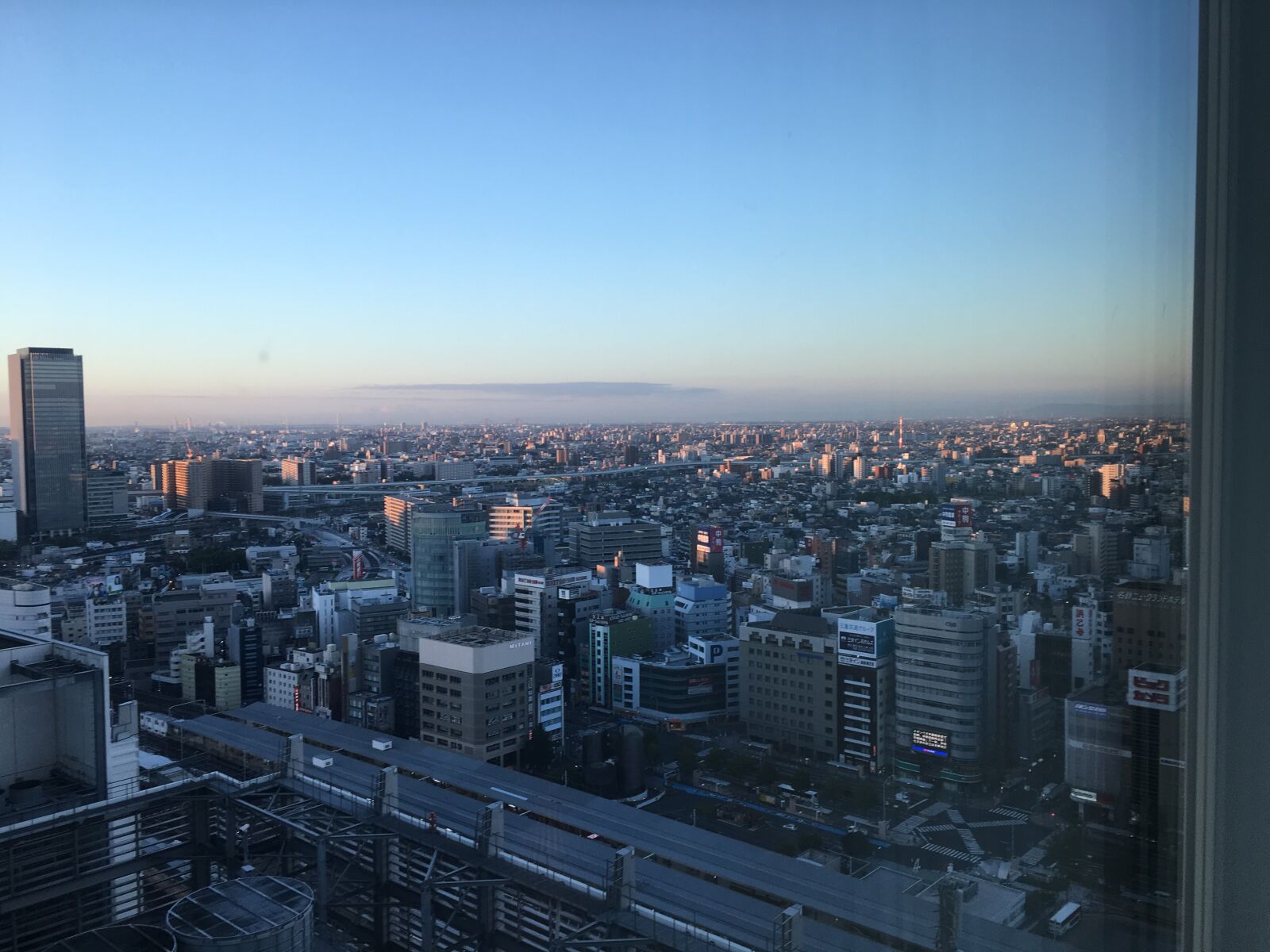 iPhone 6s back camera 4.15mm f/2.2 sample photo. Japan, nagoya, building photography